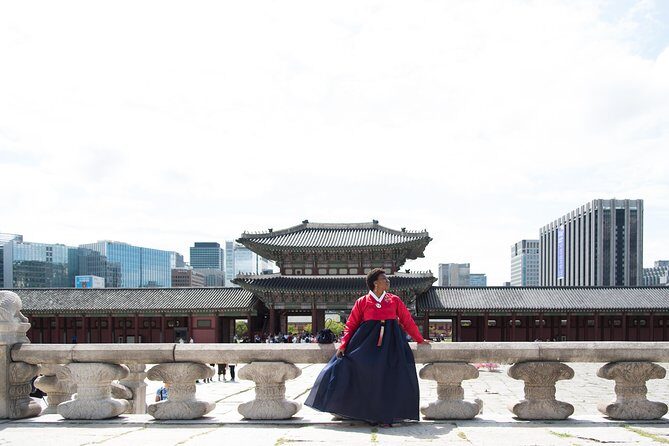 Private Palace Photo Shoot in Seoul with a Photographer - Picking your hanbok: rent it smart, and you’ll look better faster