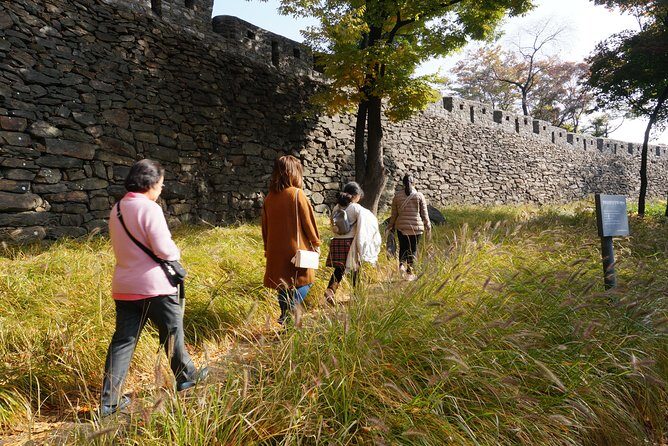 Private Seoul Wall Trekking [Inwangsan, Bugaksan, Naksan Park, N-Seoul Tower] - Samcheong Park stop: a quick reset between major climbs