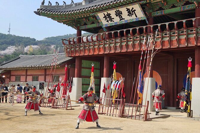 Private Tour around Suwon UNESCO Fortress and Korea Folks Village - Stop 1: Suwon Hwaseong Fortress, the UNESCO wall that tells a story