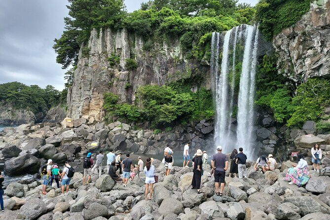 Private Tour in South and East in jeju island - Seongsan Ilchulbong Peak and the Haenyeo Show (2pm) Reality Check