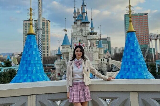 Private tour Lotte World,Tower,Aquarium(All Tickets are included) - Gangnam Style Hands and COEX East Gate: Your Seoul Primer Stop