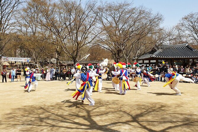 Private Tour : Royal Palace & Traditional Villages wearing Hanbok - Korean Folk Village: Joseon-Era Culture as a Living Museum