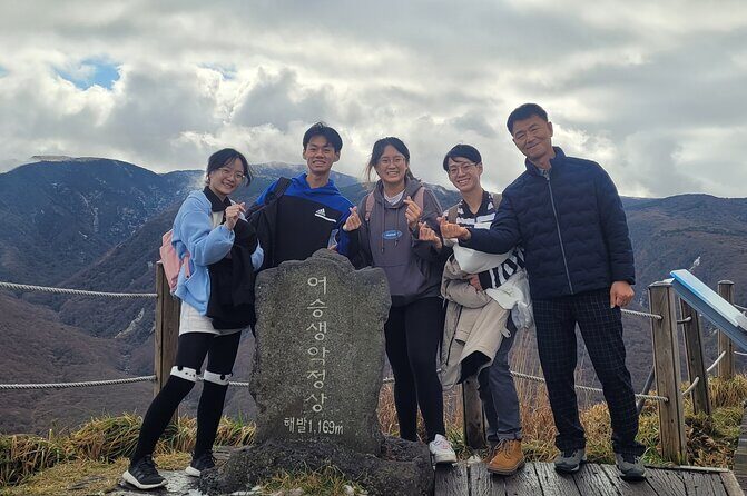 Private Tour South and West Jeju Island with Experienced Driver - Eoseungsaengak Oreum: A Light Climb With Real View Payoff
