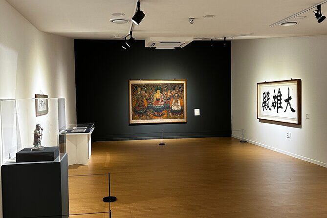 Seogwipo(the southern city of Jeju) Art Museum Walking Tour - Lee Jung Seop Cultural Street: art-themed wandering and practical shopping