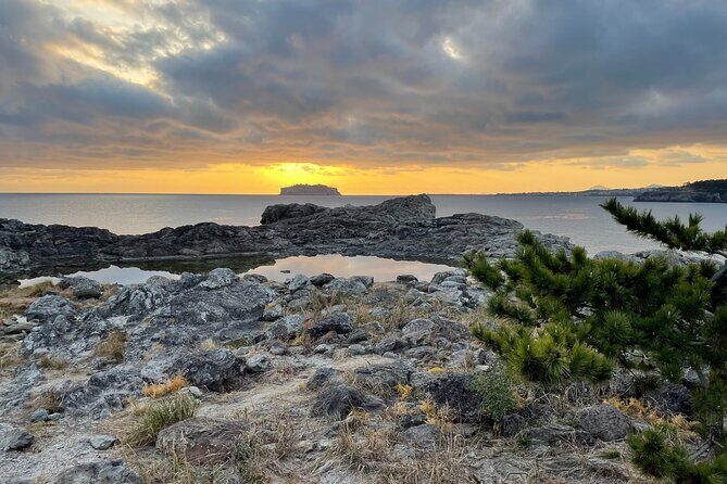 Seogwipo(The southern city of Jeju)City Walking Tours with Sunset - Seogwipo at Dusk: Why This Walking Route Makes Sense