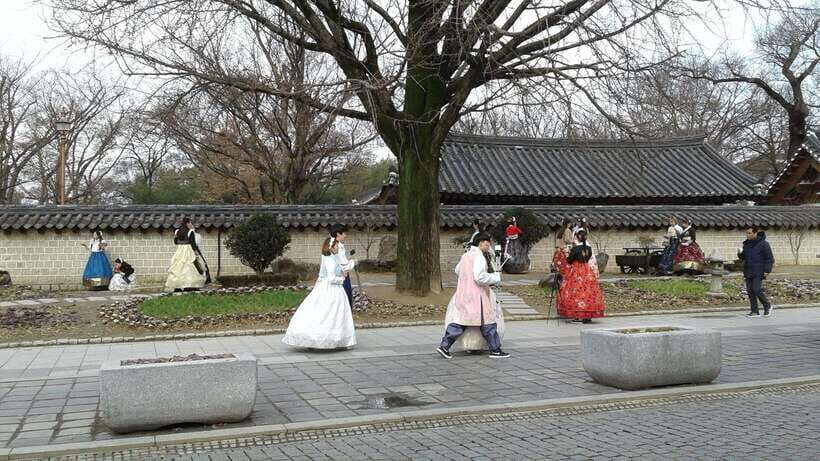 Seoul: Autumn Foliage - Mt. Naejang + Jeonju Hanok Village - The English Guide Advantage: Faster Decisions, Better Photos, Less Guesswork