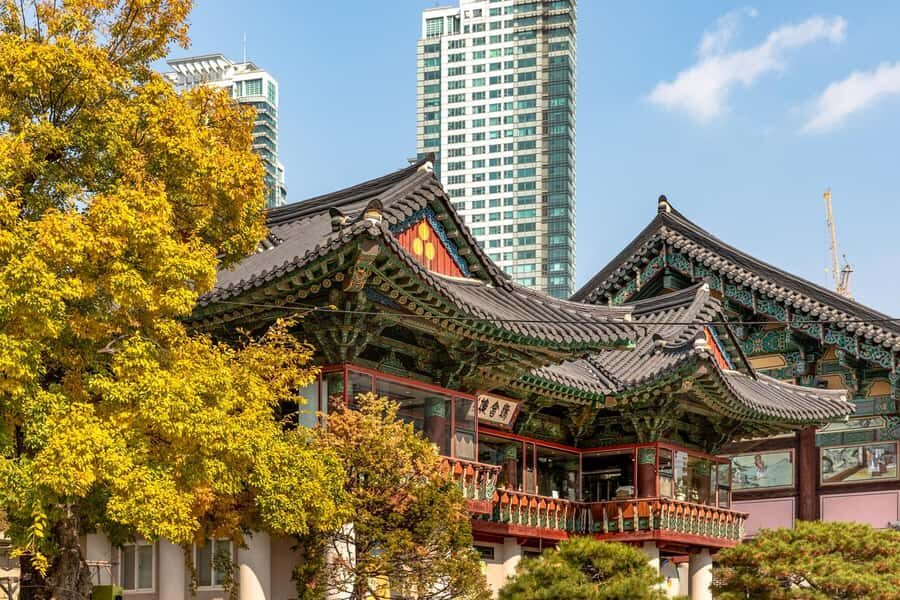 Seoul: Bongeunsa Temple and Gourmet Night Tour in Gangnam - Chimaek and Gangnam K-food: eating like the tour is meant to