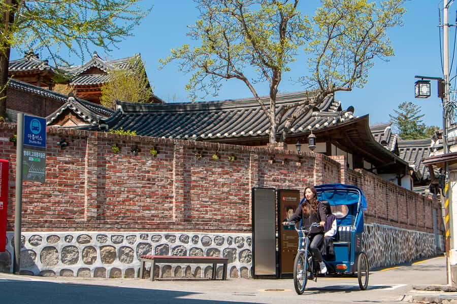 Seoul: Bukchon Hanok Village Pedicab Tour - Anguk-dong stop: President Yun Po-sun’s House context