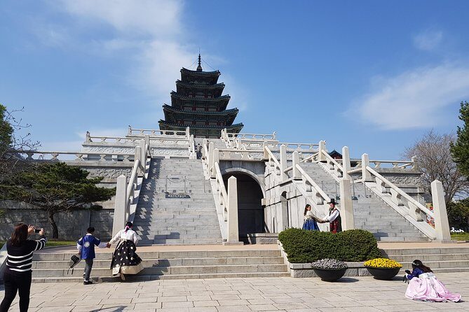 Seoul City Sightseeing Tour Including Gyeongbokgung Palace, N Seoul Tower, and Namsangol Hanok Village - Insadong lunch hour: bibimbap breaks and souvenir browsing