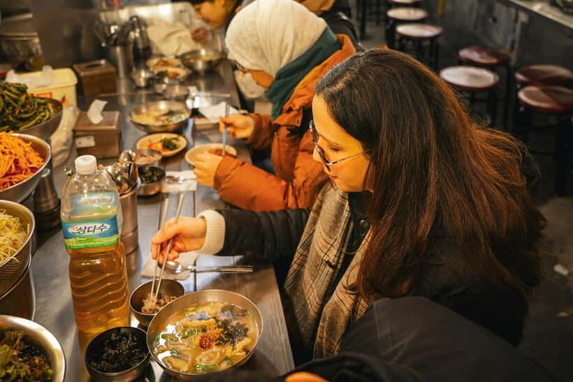 Seoul: Colonial History Tour with Prison&Palace, Market Food - How the 4-hour route keeps history moving