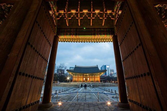 Seoul: Deoksugung Palace Night Tour - Why Deoksugung Palace at night hits differently than daytime