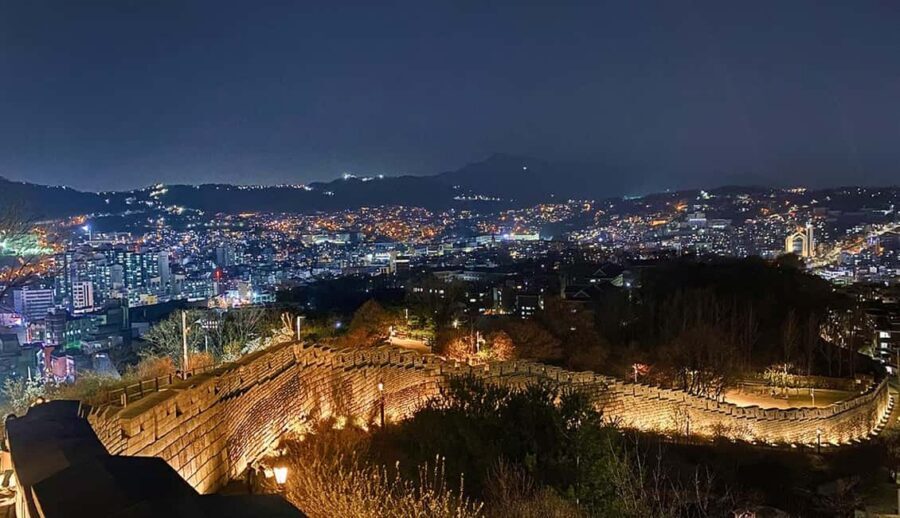 Seoul Evening Tour:Naksan Park&Eungbongsan - Stop 2: Eungbongsan Mountain for a panoramic Seoul skyline