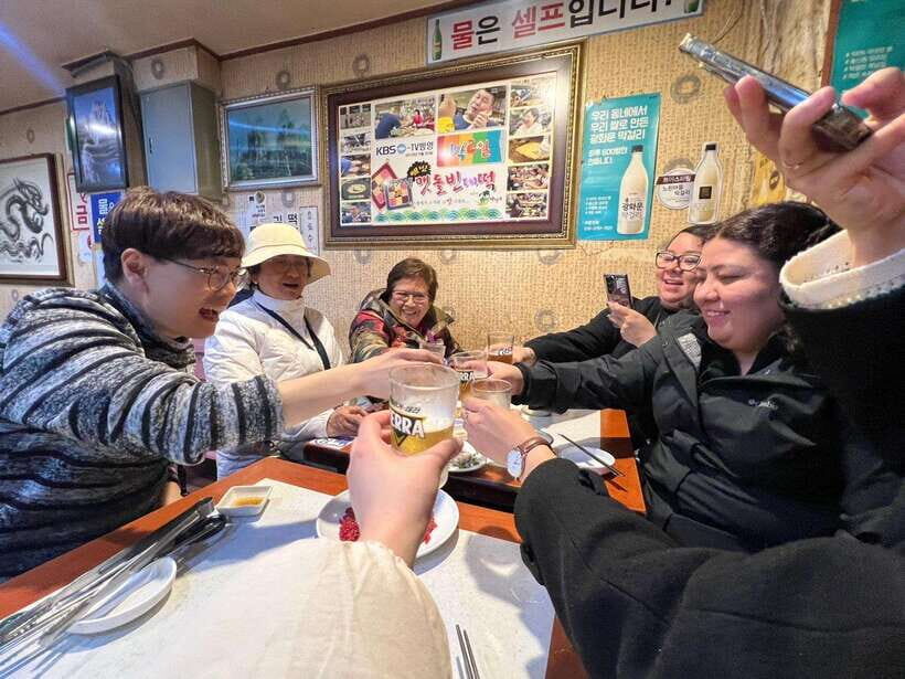 Seoul: Fearless Foodie Gwangjang Market Food Adventure - What you’ll taste in Gwangjang Market: 10–12 dishes in a smart 2 hours