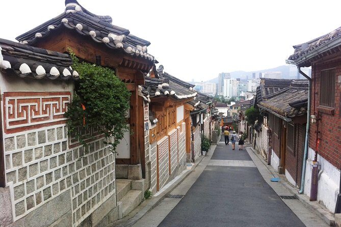 Seoul Full Day small group Tour - Gyeongbokgung Palace: Joseon power in the middle of the day