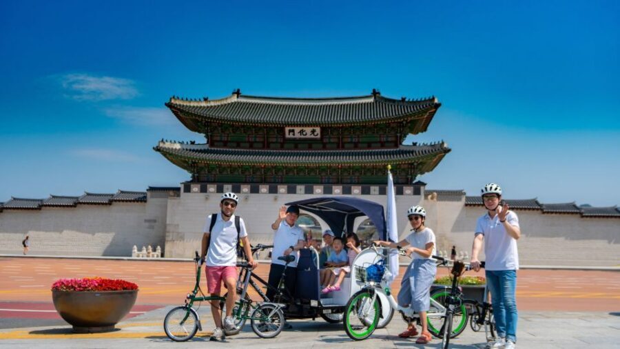 Seoul: Guided Small Group V.I.P Morning Pedicab Tour - Gyeongbokgung Palace Photos: Big Architecture, Clear Explanations