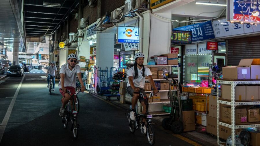 Seoul: Guided Small Group V.I.P Morning Pedicab Tour - A Short Hidden Detour: Quick Shopping and a Local Moment