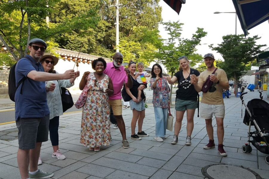 Seoul: Gwangjang Market Netflix Food Tour - Anguk Station to Insadong Culture Avenue: easy to find, easy to start