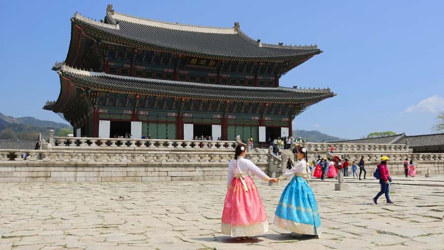 Seoul: Gyeongbokgung / Hanok Village / N Seoul Tower - The private guide setup: what you get, and what you should not expect