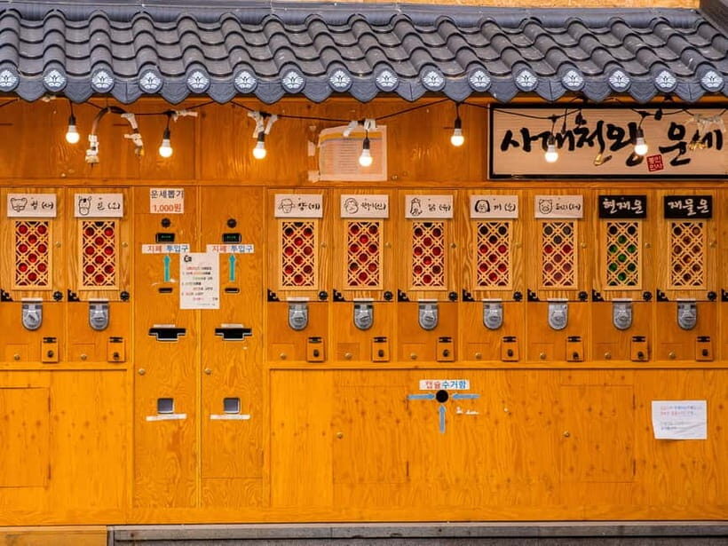 Seoul: Half-Day Insa-dong Walking Gastroventure Tour - Shop Stops and Traditional Restaurants: Browse Like a Local