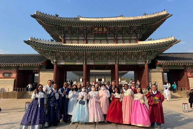 Seoul History Walking Tour - Seoul City Hall and Seoul Plaza: architecture and public space as identity