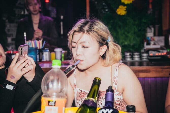 Seoul: Hongdae Premium Pubcrawl with Open Bottles - The Guide Factor: What Local Help Actually Does
