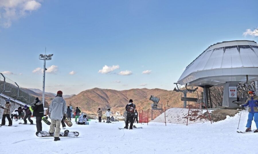 Seoul: Jisan Forest Winter Ski Day Tour with Basic Lesson - Value Check: Is This Seoul Ski Day Tour Worth $19?