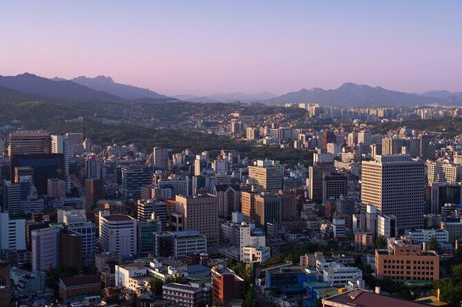Seoul Like a Local: Private & Personalized Experience (2-3 hours) - The meet-up and walking reality (so you can plan your shoes)
