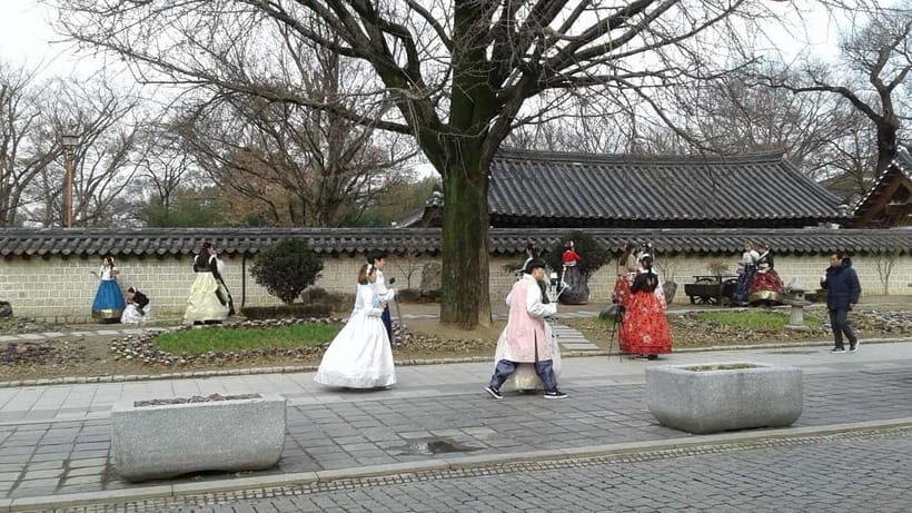 Seoul: Maisan Cherry Blossom and Jeonju Hanok Day Tour - Maisan Cherry Blossoms: Horse-Ear Mountains and a 3-kilometer tunnel