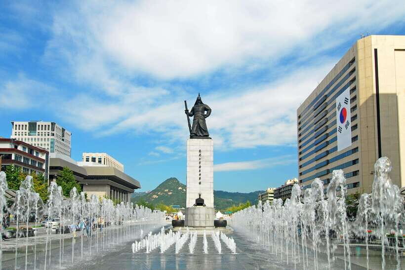 Seoul: Max Out Must Visit City Highlights Panoramic Day Tour - Morning logistics: meeting at Gwanghwamun and getting started smoothly