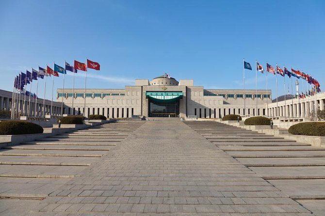 Seoul Morning Tour: Seoul Tower, Namsan Hanok Village, The War Memorial of Korea - Namsangol Hanok Village: Joseon-era homes you can actually process in time