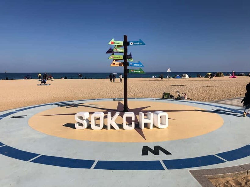 Seoul: Mt Seorak(Cable Car)+Sokcho Beach&Market+Observatory - Shinheungsa Temple and the big Buddha moment