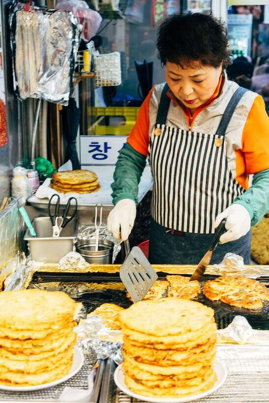 Seoul : Must-see & Hidden Gems Private Walking Tour - A change of scenery in Gyeonggi Province