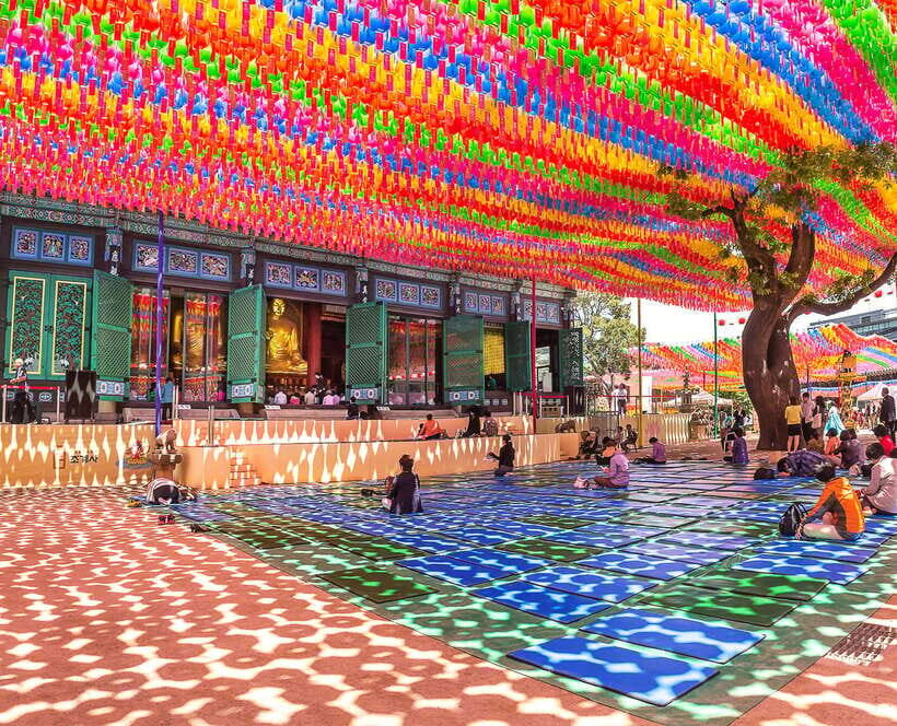 Seoul: Private Car Tour with Licensed Professional Guide - Gyeongbokgung Palace and Bukchon Hanok Village: where the old city breathes