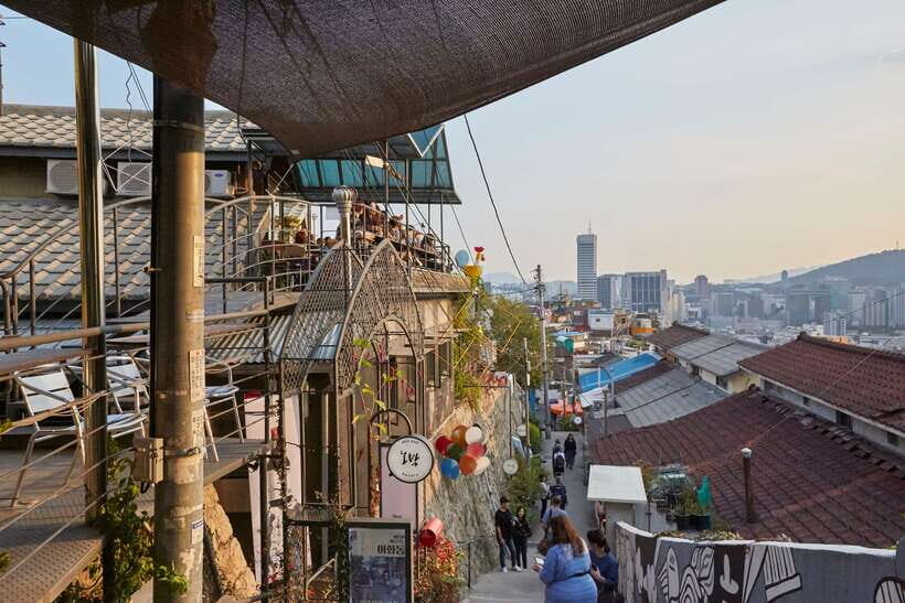 Seoul: Private Car Tour with Licensed Professional Guide - Palace-to-market route: Gwangjang Market and Namdaemun without guesswork