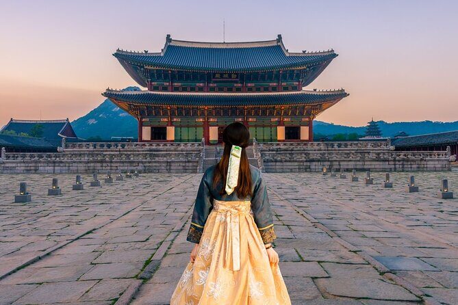 Seoul Private Tour: Palace, Bukchon, Insadong & Han River Cruise - Official English guide and the focus on a clean itinerary