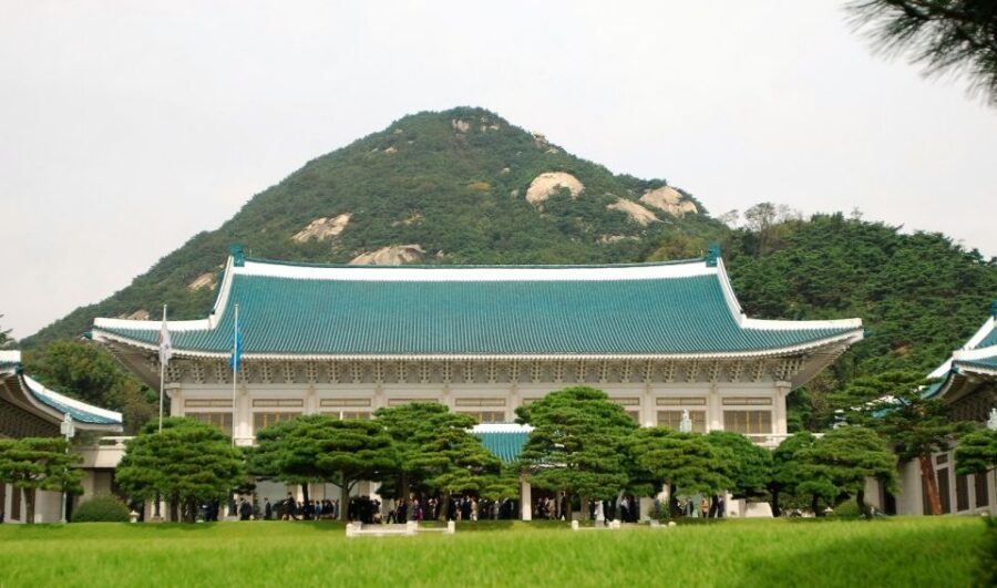 Seoul: Royal Palace Morning Tour including Cheongwadae - Cheongwadae (Blue House): what you’ll actually see and why it matters