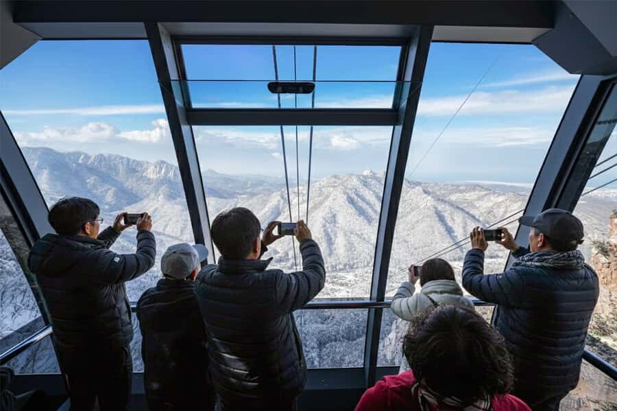 Seoul: Seorak Mountain+Nami Island+Eobi Ice Valley Tour - Pickup, transfers, and the guide style that keeps it pleasant