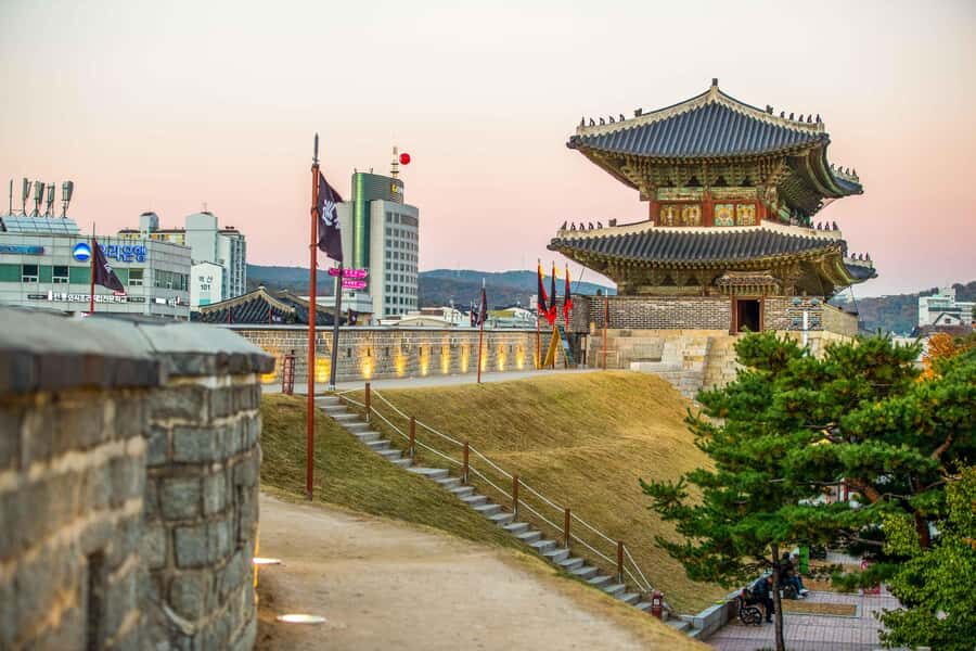 Seoul : Suwon Hwaseong Fortress+Starfield Library+Waujeongsa - Key Reasons This One-Day Suwon Mix Works