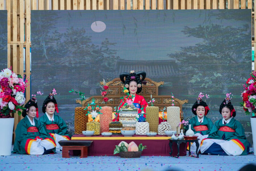 Seoul: The 62nd Suwon Hwaseong Cultural Festival Day Tour - Dinner and traditional stalls (Sept 29–Oct 4): easy, flexible, and good for budget control