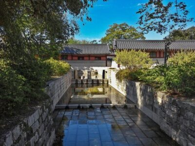 Seoul: UNESCO Heritage Palace, Shrine, and More Tour - Bukchon Hanok Village (and the Sunday switch to Namsangol)