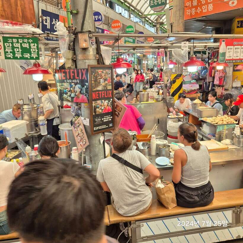 Seoul: UNESCO Palace and Street Foods Guided Tour - Key highlights at a glance
