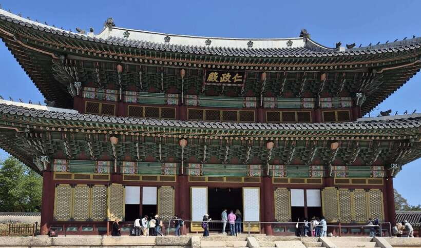 Seoul: UNESCO Palace and Street Foods Guided Tour - The smart setup: why this 4-hour format works