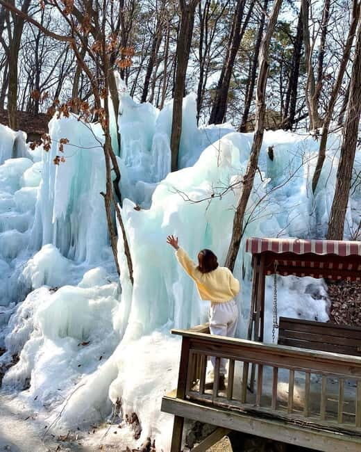 Seoul: Winter Day Tour in Pocheon (+Strawberry Picking) - Sanjeong Lake: frozen scenery, the photo payoff, and the ice-boat reality check