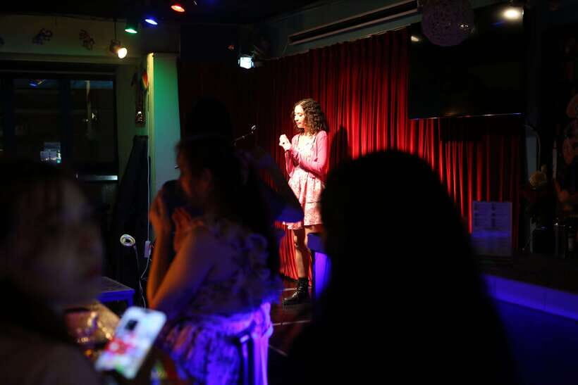 Seoul’s Stars: Open Mic with Local & International Talent - The Social Angle: How People End Up Talking to Each Other
