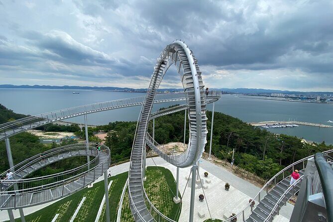 Small Group Guided Tour in Pohang - Sabang Memorial Park: Scenic time with a meaningful backstory