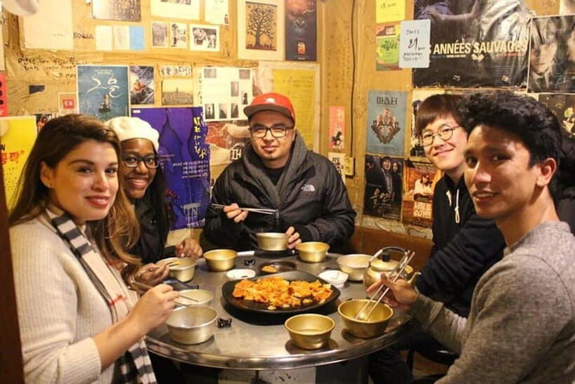 Small-Group Night Dining Tour: 10 Tastings With KBBQ Course - Small-group touring in Seoul: why it makes the food taste better
