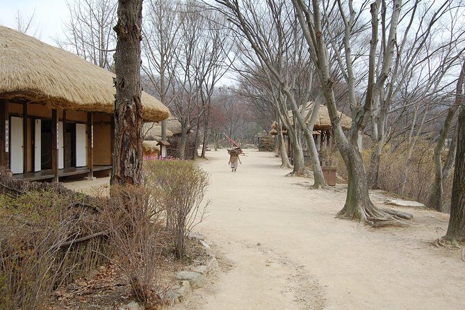 Suwon Hwaseong Fortress and Korean Folk Village Day Tour from Seoul - Group Size and How It Changes the Day