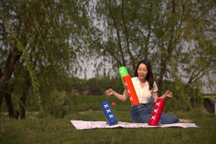 Unique Native Experience : Han River Picnic, Board game, BBQ - Han River picnic with kimbab and the team mood