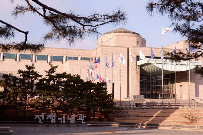War Memorial, Jogyesa Temple & Tapgol Park Tour in Seoul - War Memorial of Korea and the UN Memorial Cemetery: What you’ll actually learn