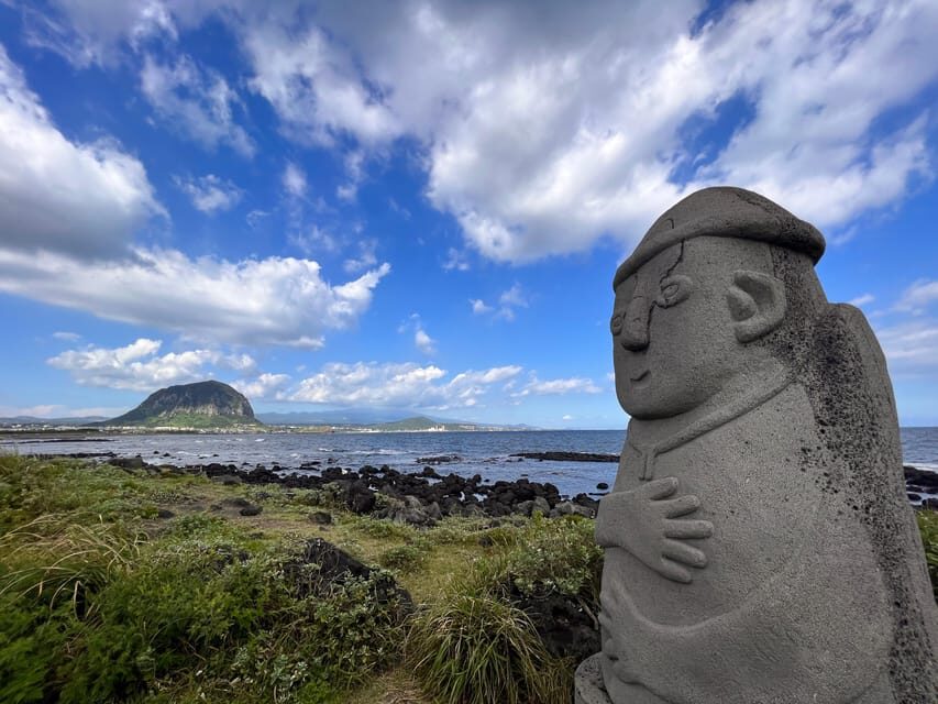West of Jeju island Bus Tour from Seogwipo city, Jeju island - Innisfree brand shop stop: easy browsing with a practical buffer